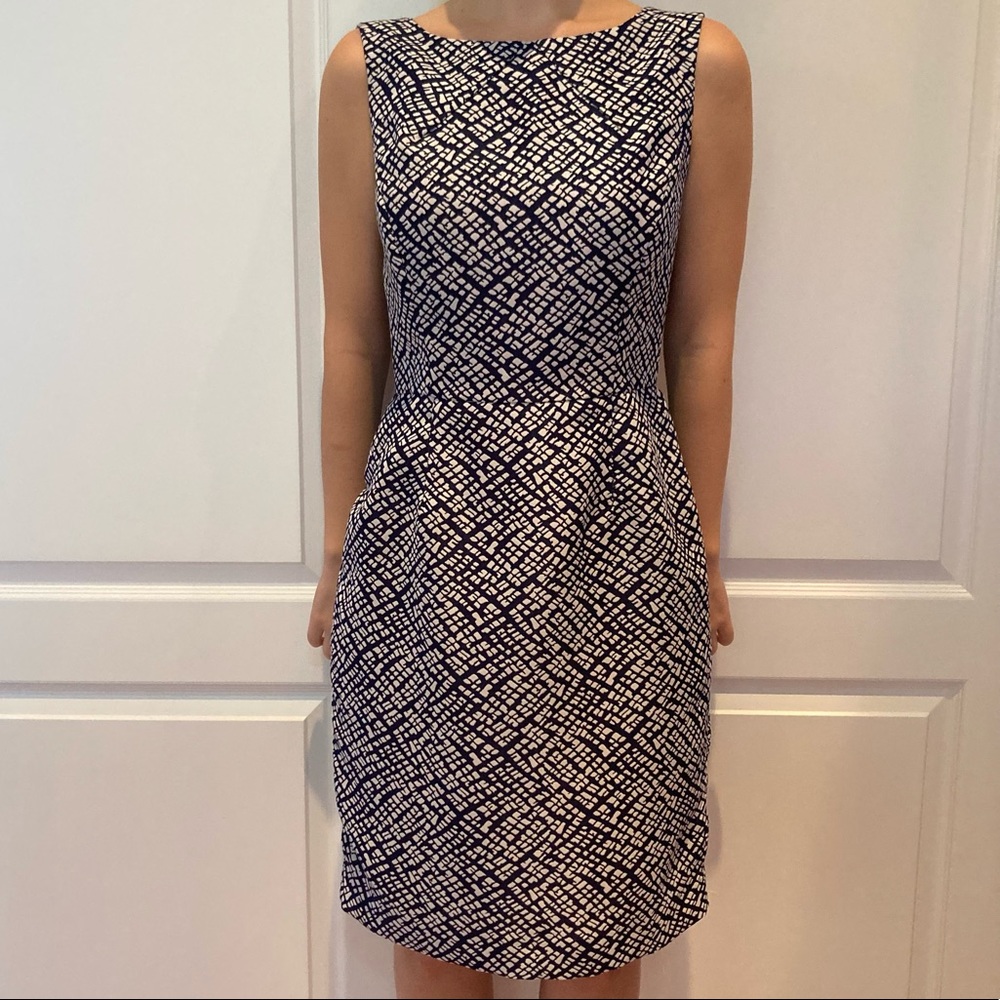 🎉Dress Sale🎉 Tahari Navy and White Shift Dress